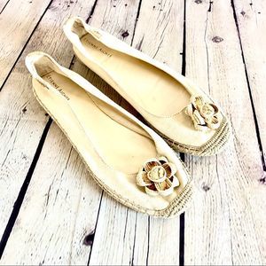 Ettiene Aigner Cream Flats with Flower size 9